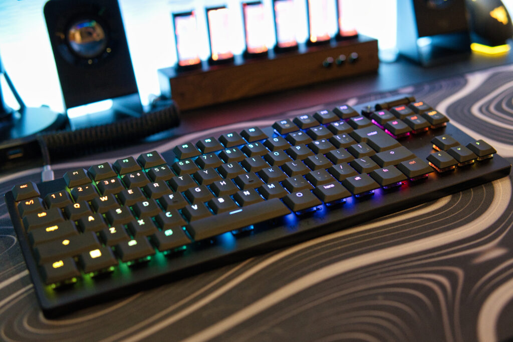 Razerの新型ロープロファイルキーボード【DEATHSTALKER V2 PRO TKL】を